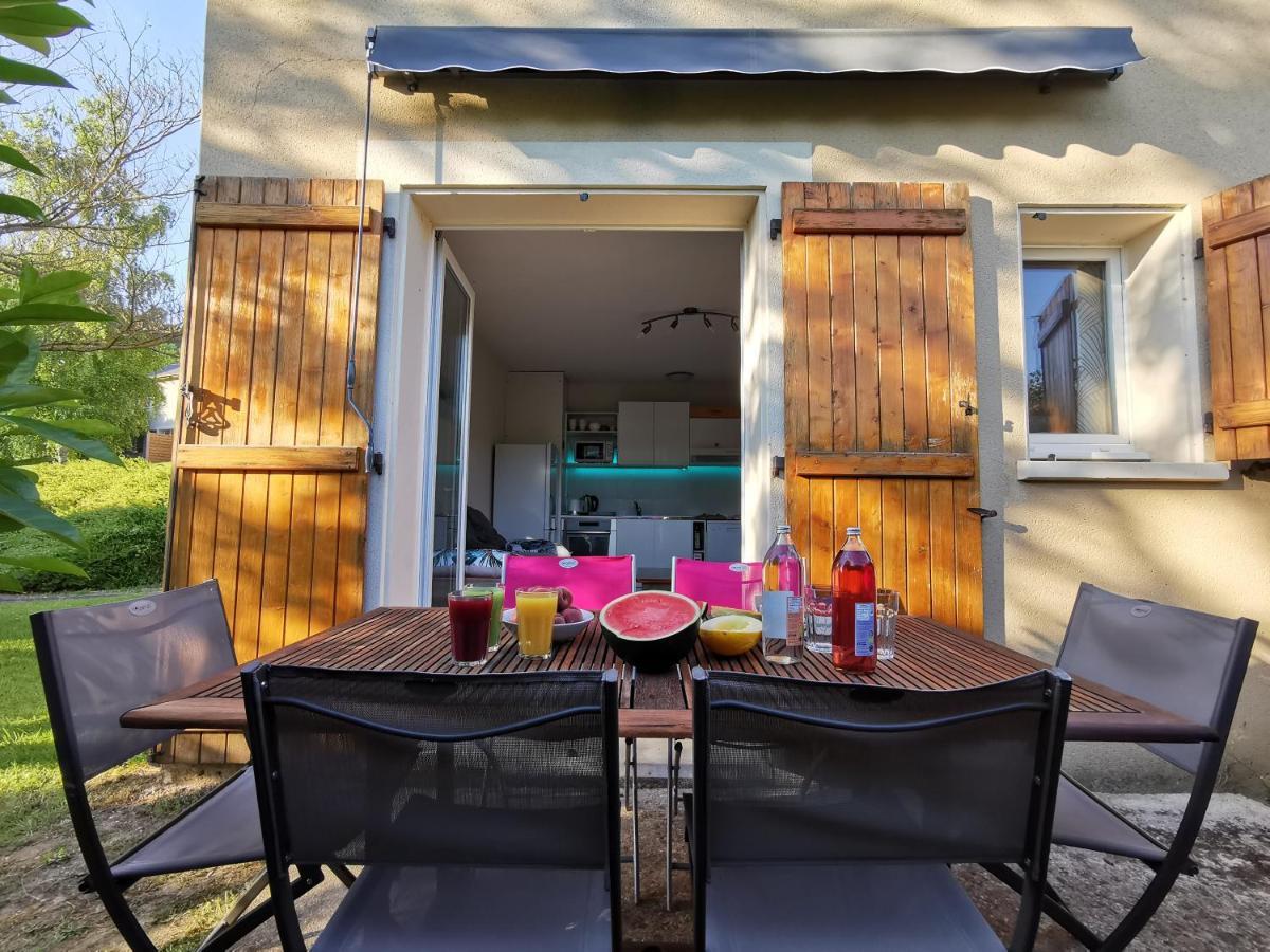 Au 11 T3 Duplex, Village Vacances, Piscines, Parking Saint-Geniez-dʼOlt Exterior foto